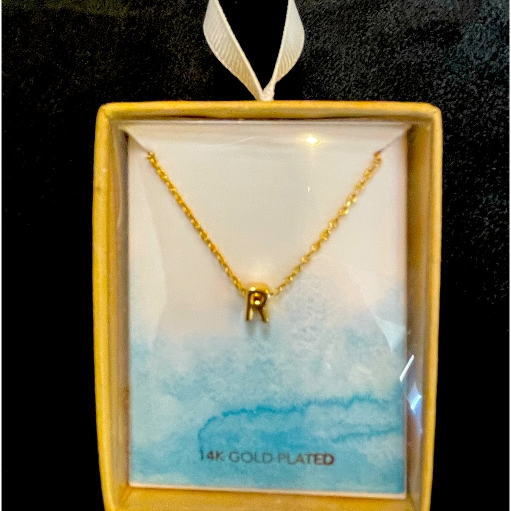 14K Gold Plated “R” necklace NIB